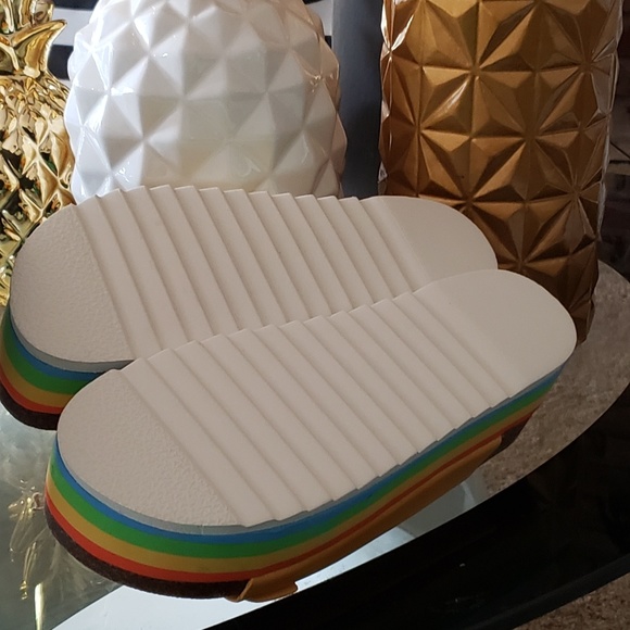 Sandals - Picture 5 of 6